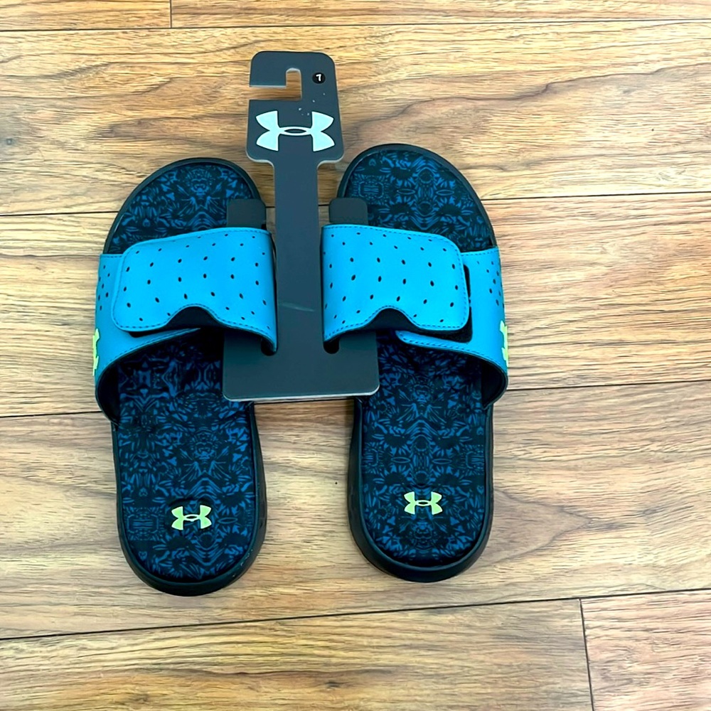 New women’s Under Armour slippers